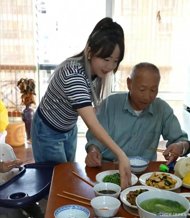 大别墅晚10点后用洗衣机图的是半价电费long88龙8国际46岁王一楠住上海(图18)